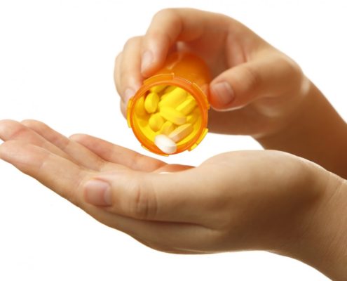Tough out the Pain, or Take a Painkiller? - Health Council Tough out the Pain, or Take a Painkiller? - Health Council