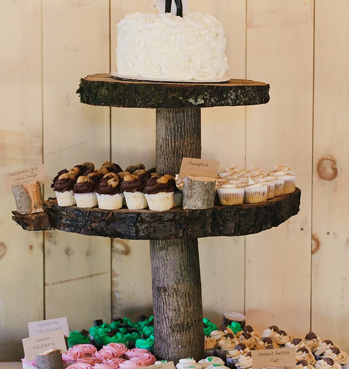 Romantic Fall Barn Wedding Cake Stand Romantic Fall Barn Wedding Cake Stand