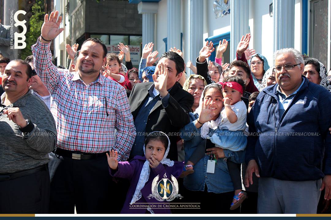 Cubre la Elección a Seattle, gozan visita Apostólica matutina class=