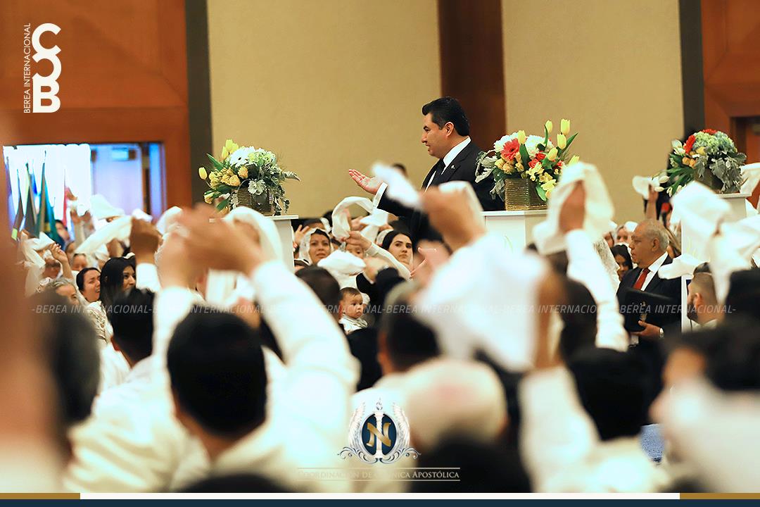 Una nueva etapa de Evangelización abre el Apóstol de Jesucristo desde Seattle class=