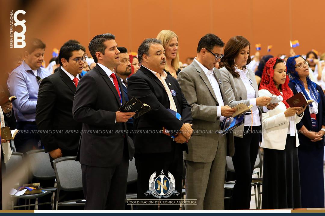 Presentación del Apóstol Naasón Joaquín García en Phoenix, class=