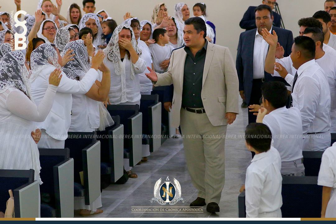 El Apóstol Naasón Joaquín visita la Iglesia de Avondale, class=