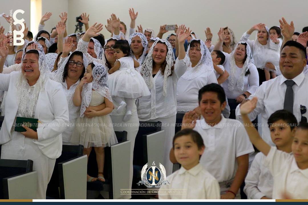 El Apóstol Naasón Joaquín visita la Iglesia de Avondale, class=