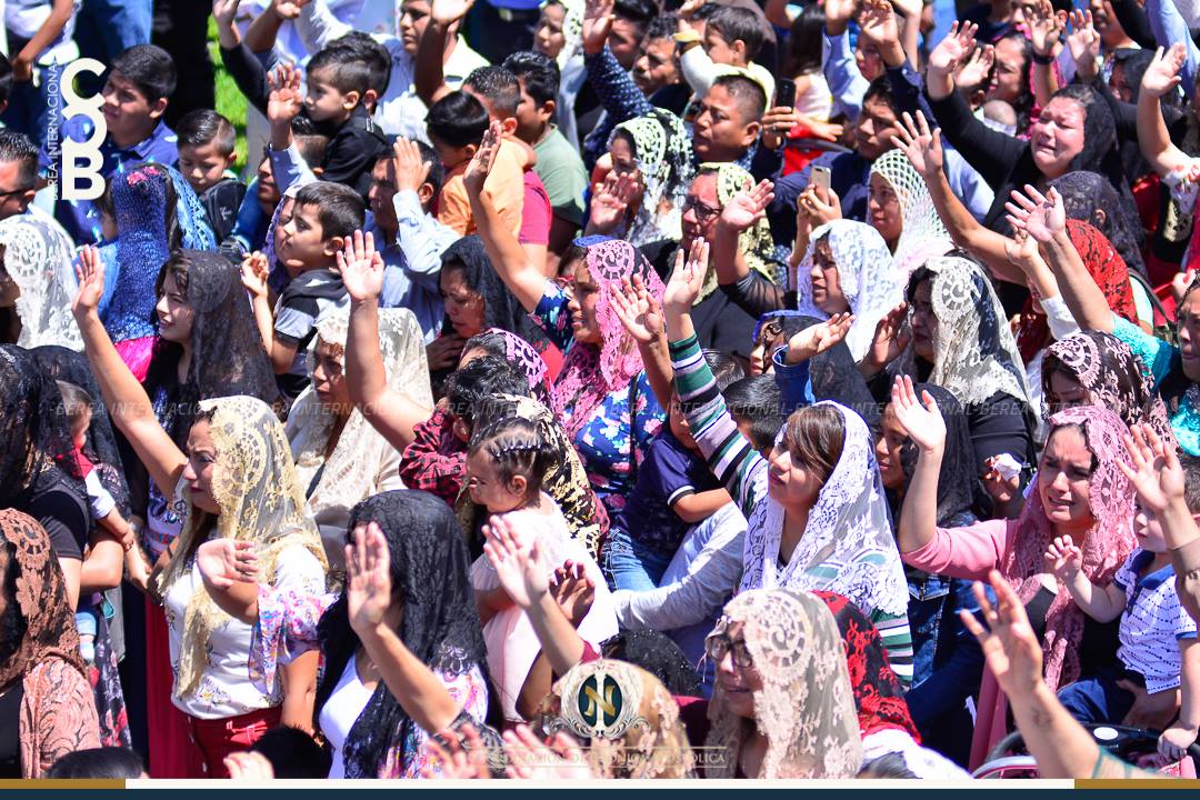 «La gloria de nuestra Iglesia, que es la Santa Cena, ya está a la puerta»: mensaje apostólico en la colonia class=