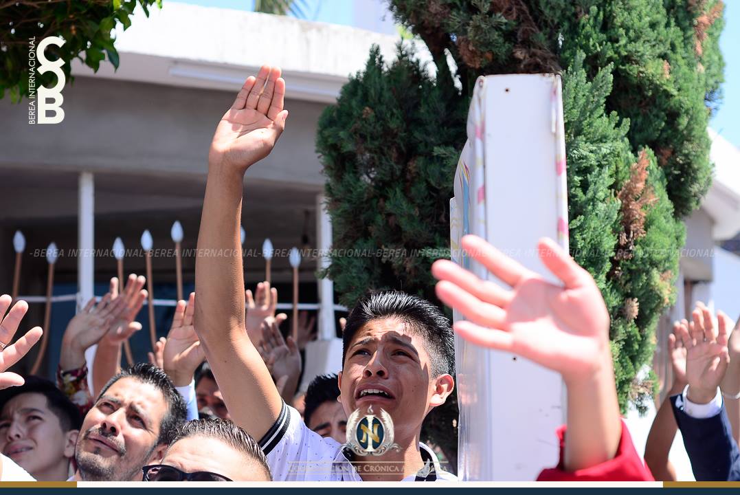 «La gloria de nuestra Iglesia, que es la Santa Cena, ya está a la puerta»: mensaje apostólico en la colonia class=