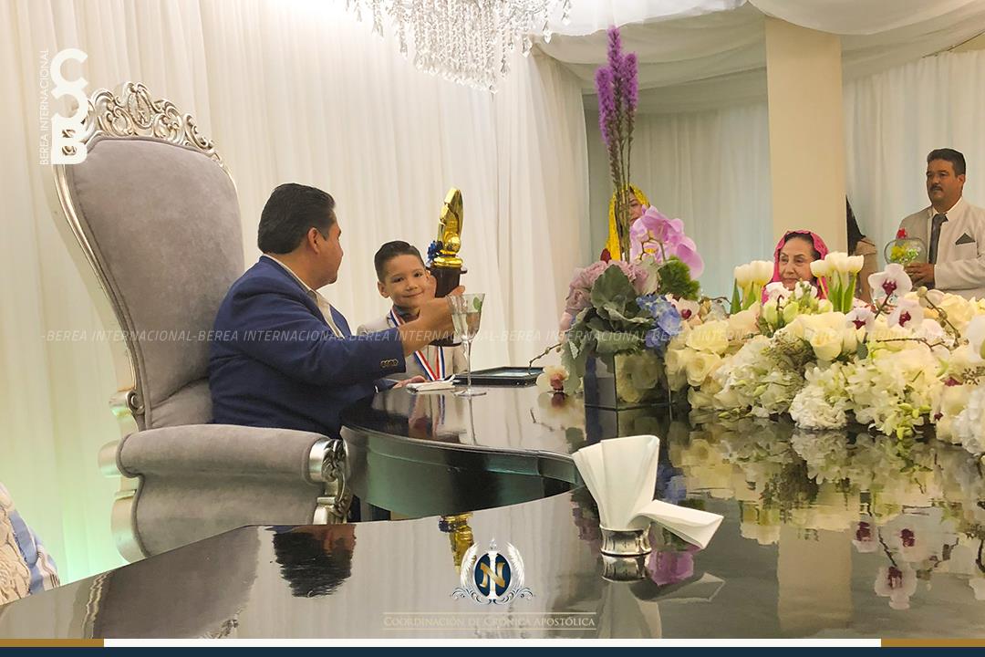 La niñez de la Iglesia muestra las promesas de Dios en su class=