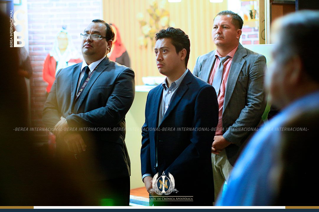 Apóstol Naasón Joaquín en Berea El Salvador class=