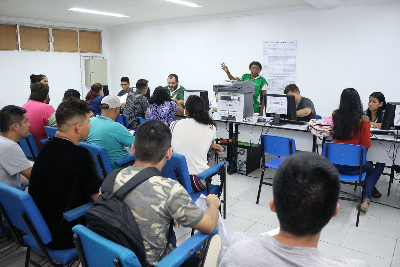 Entrega de documentos para remanejamento do Bolsa Universidade segue até quinta