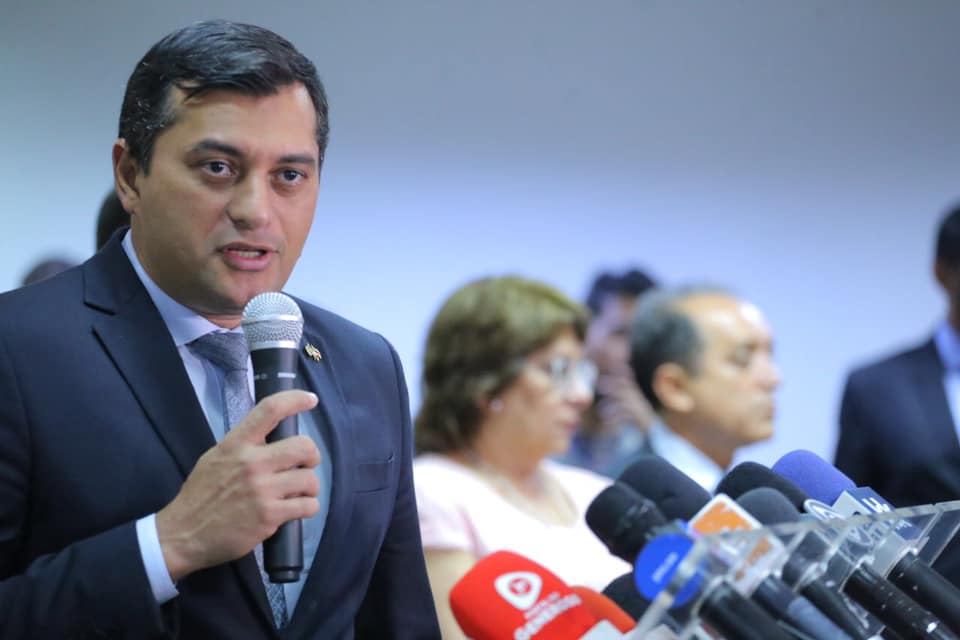 Wilson revoga aumento de salários de gestores