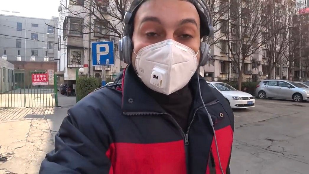 Amazonense mostra dia a dia na China após coronavírus