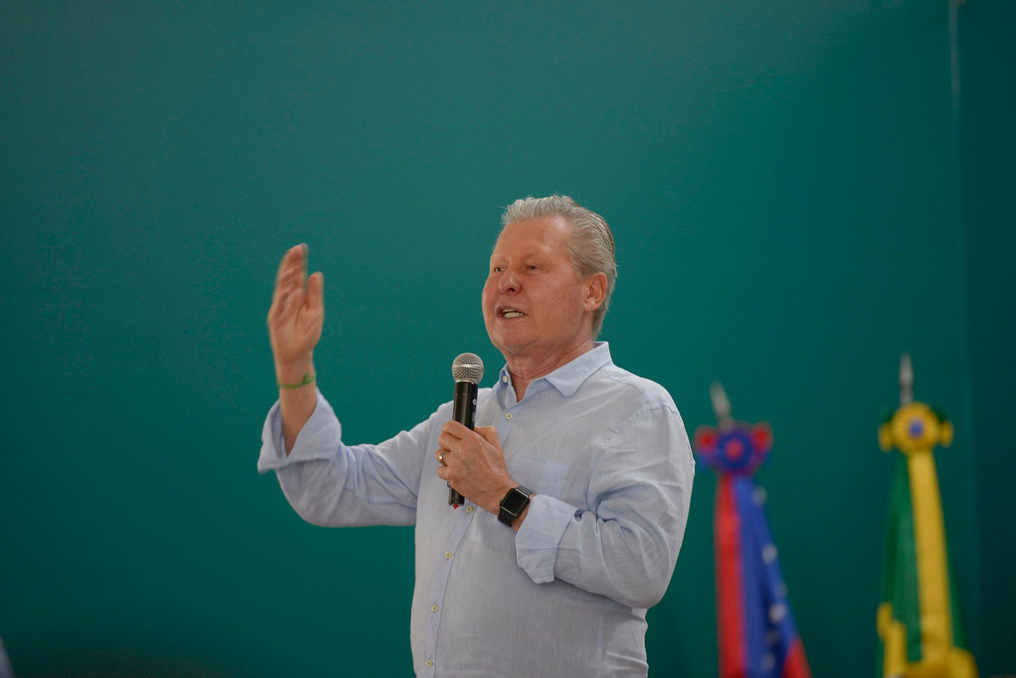 Arthur Neto anuncia antecipação do salário de fevereiro