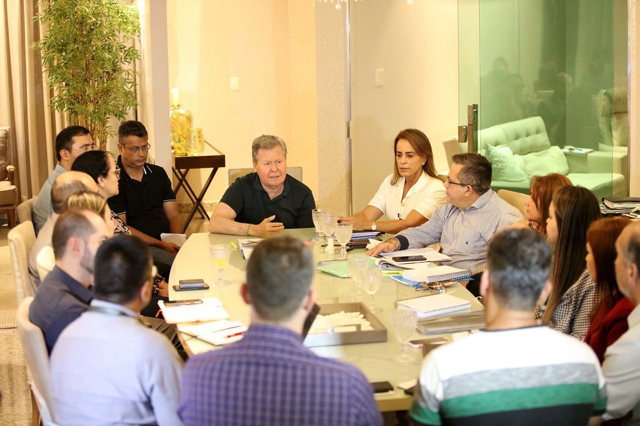 Arthur monitora obras em tempo real e reúne secretariado para cobrar prazos