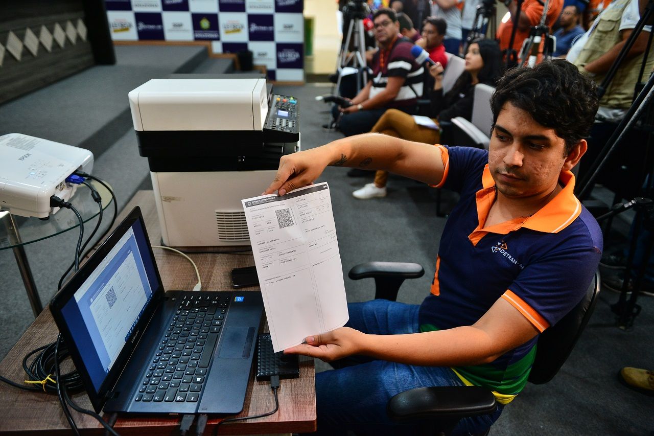 Donos de veículos no Amazonas já podem imprimir o CRLV em casa