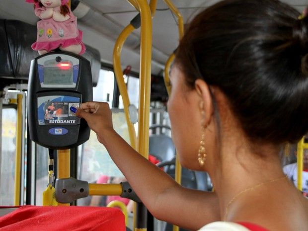 Mais de 100 mil estudantes já realizaram o cadastro e recadastro para a meia passagem