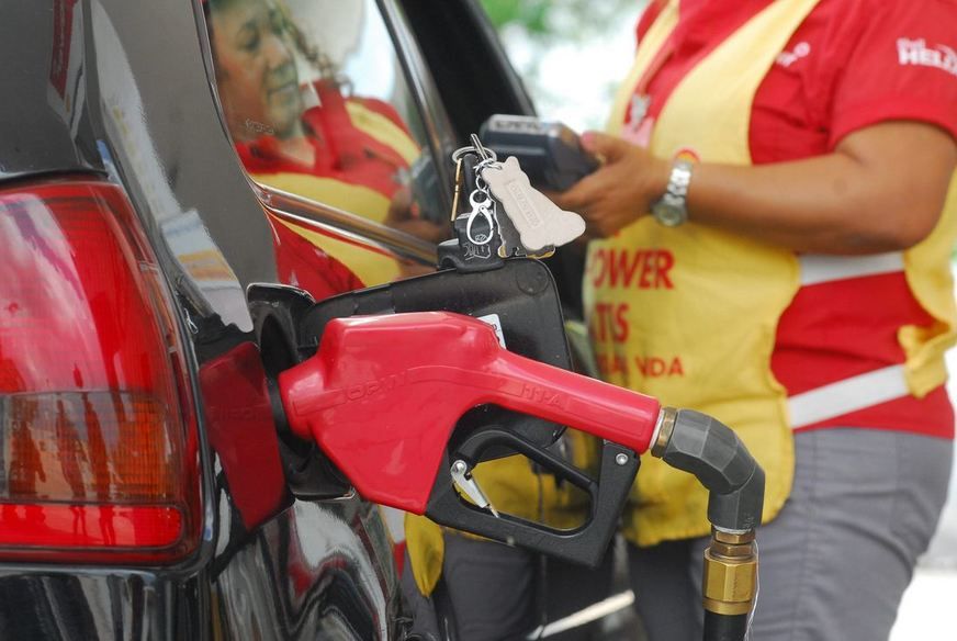 Sem tributos, preço da gasolina cairia para R$ 2,68, diz deputado