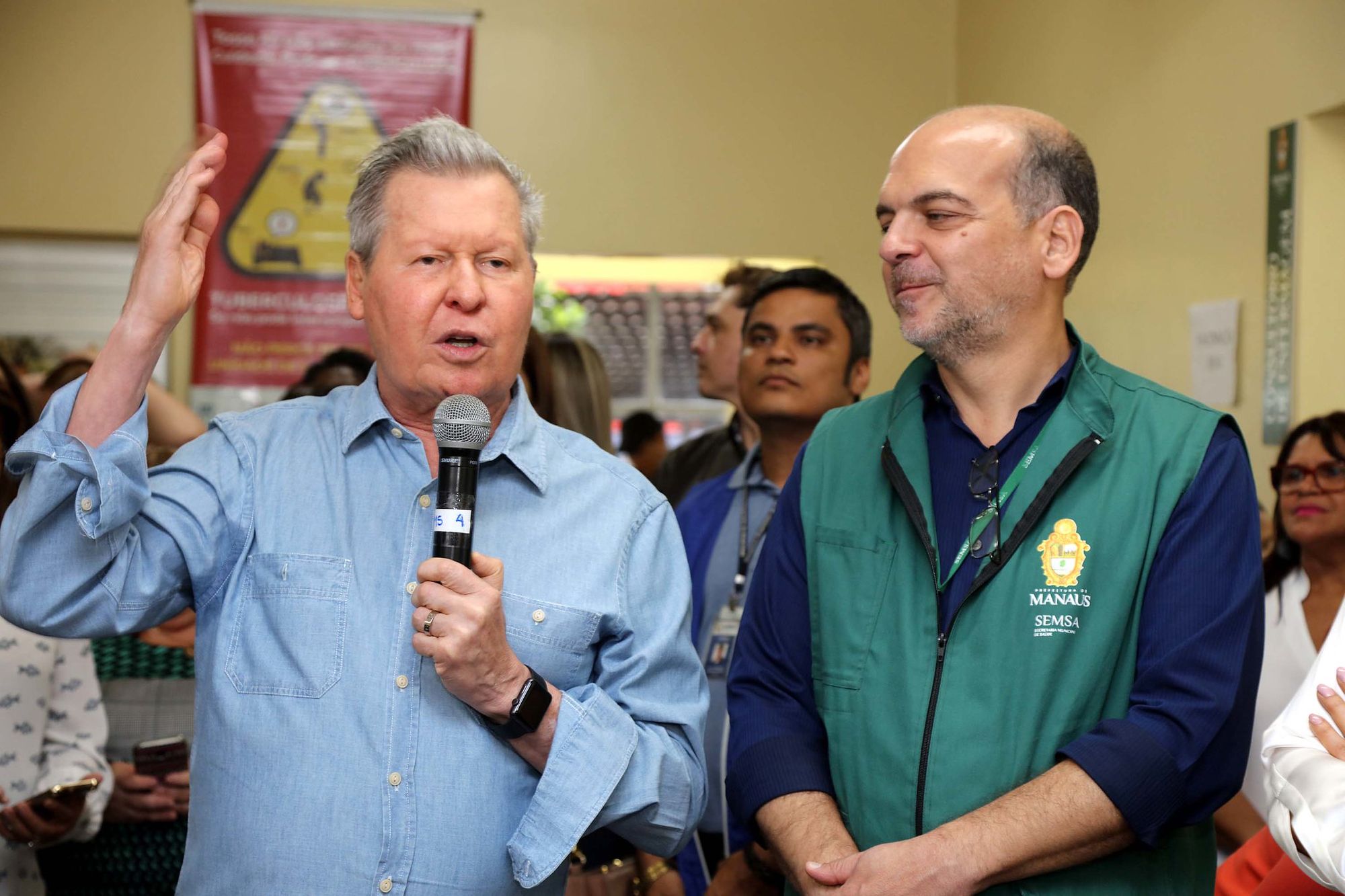 Prefeito determina que idosos sejam vacinados contra a Influenza em suas casas