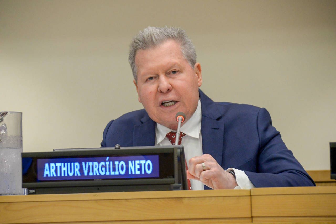 Arthur Virgílio suspende grandes eventos em Manaus