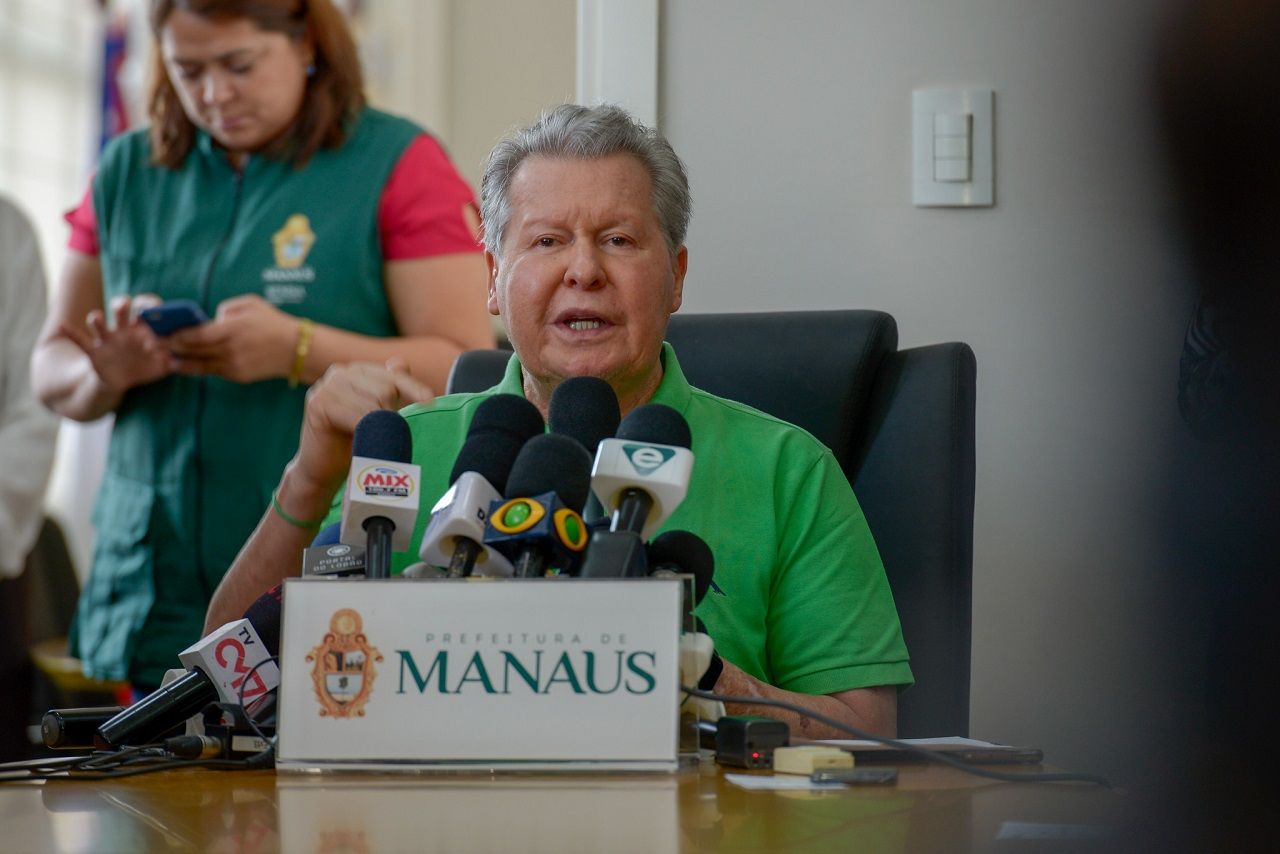 Arthur Virgílio adia pagamento de IPTU, Alvará e parcelamento do Refis