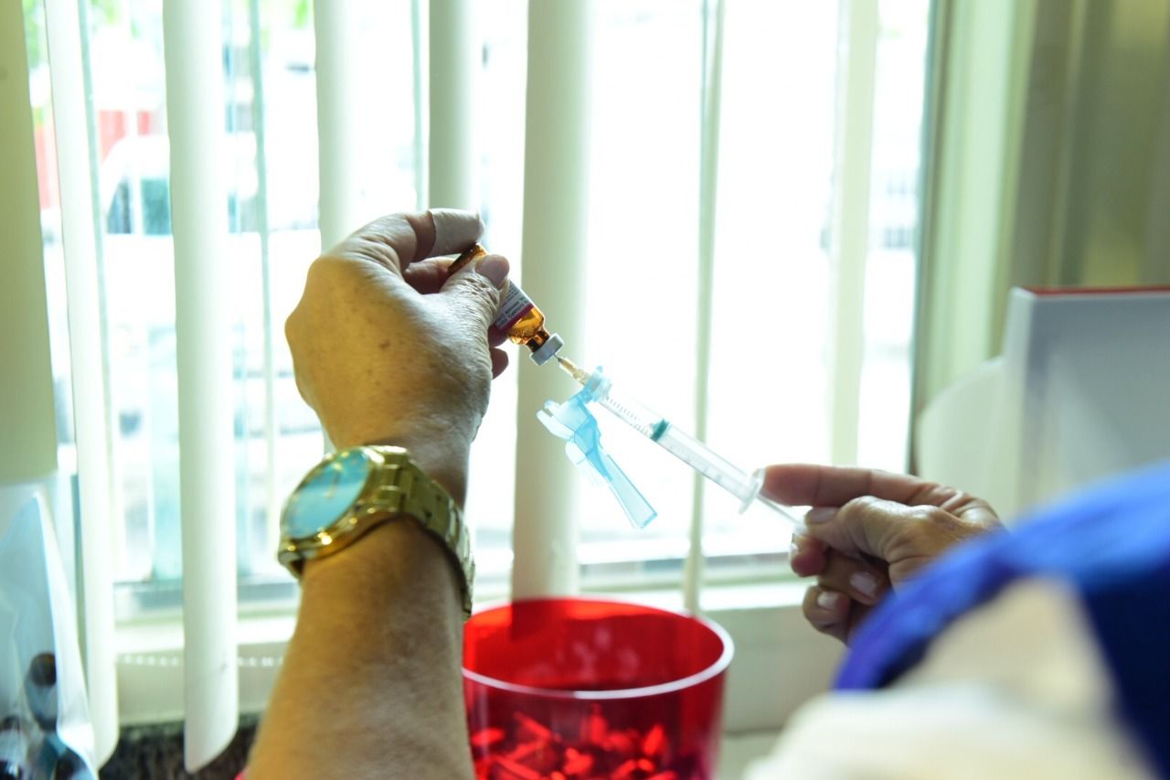 Amazonas interrompe vacinação de rotina até 16 de abril