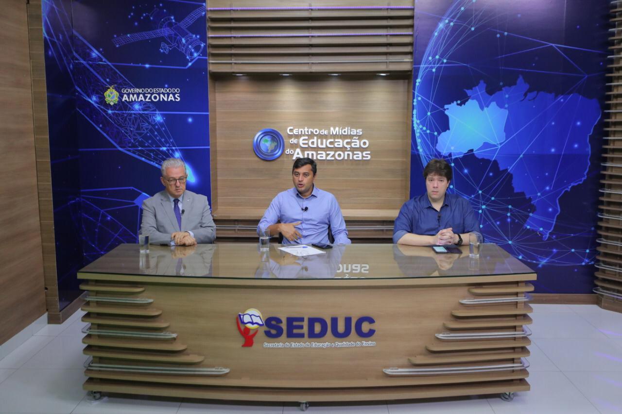 Governo anuncia transmissão de aulas pela TV e internet