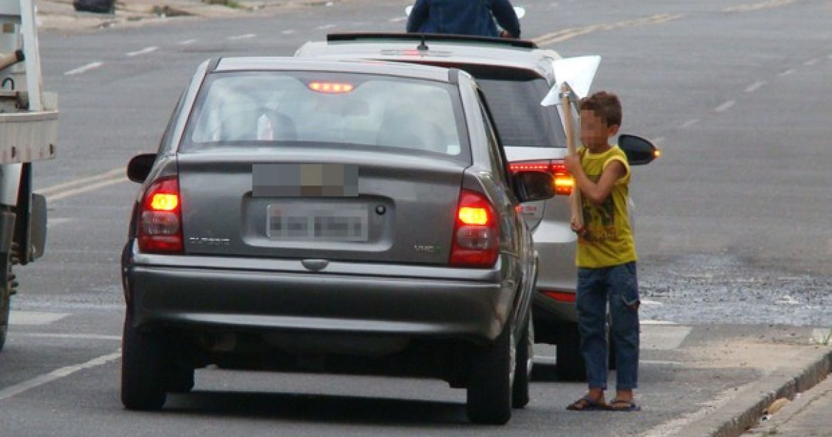 Audiência vai debater ações para crianças nos semáforos de Manaus