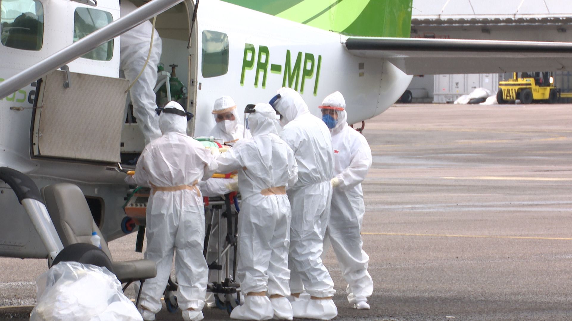 Pacientes de coronavírus do interior são transferidos para Manaus