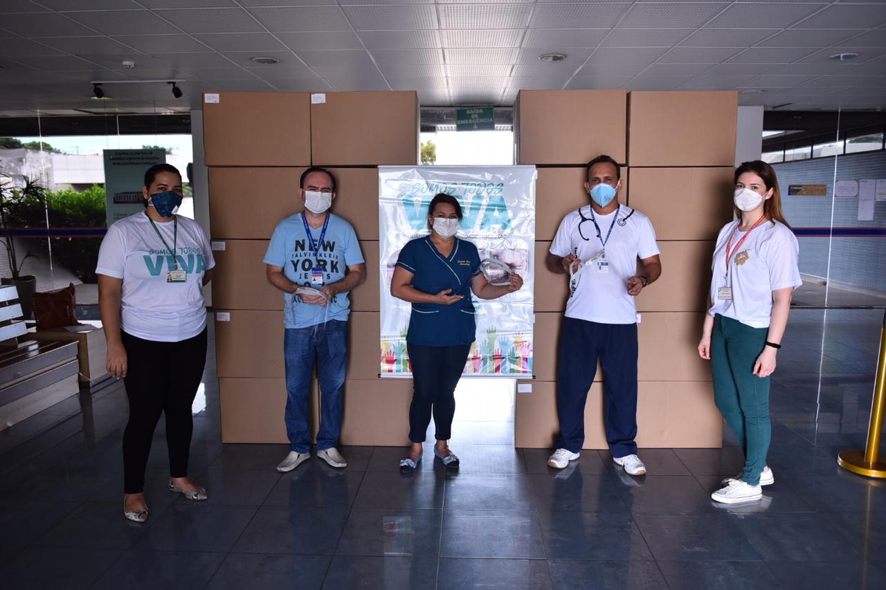 Aleam e Transire doam mil protetores faciais aos profissionais de saúde em Manaus
