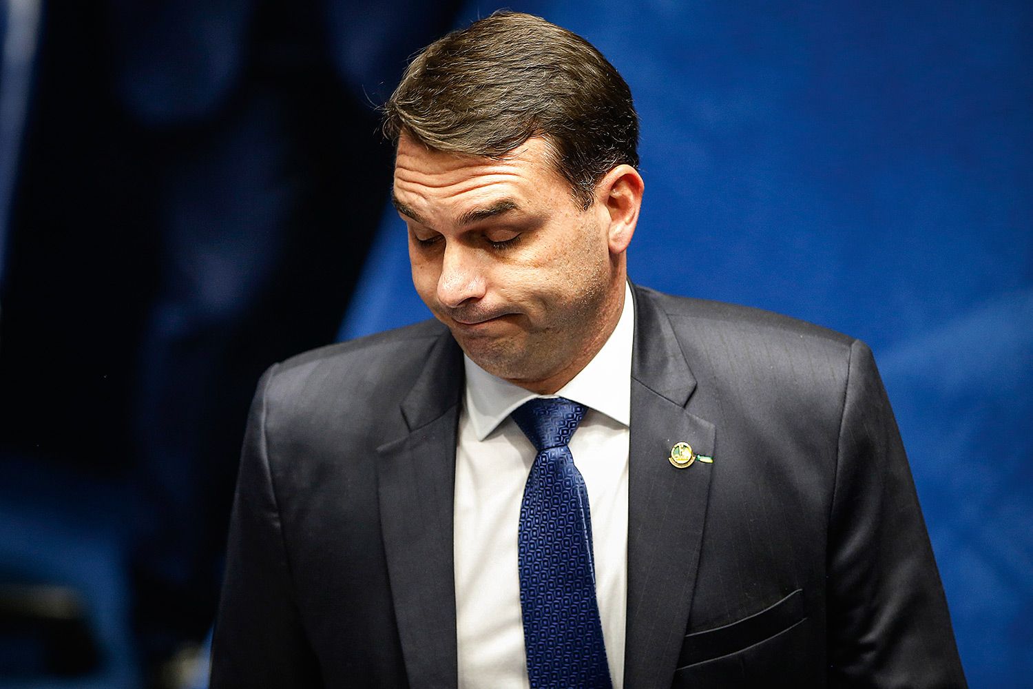 Intercept: rachadinha de Flávio Bolsonaro financiou milícia