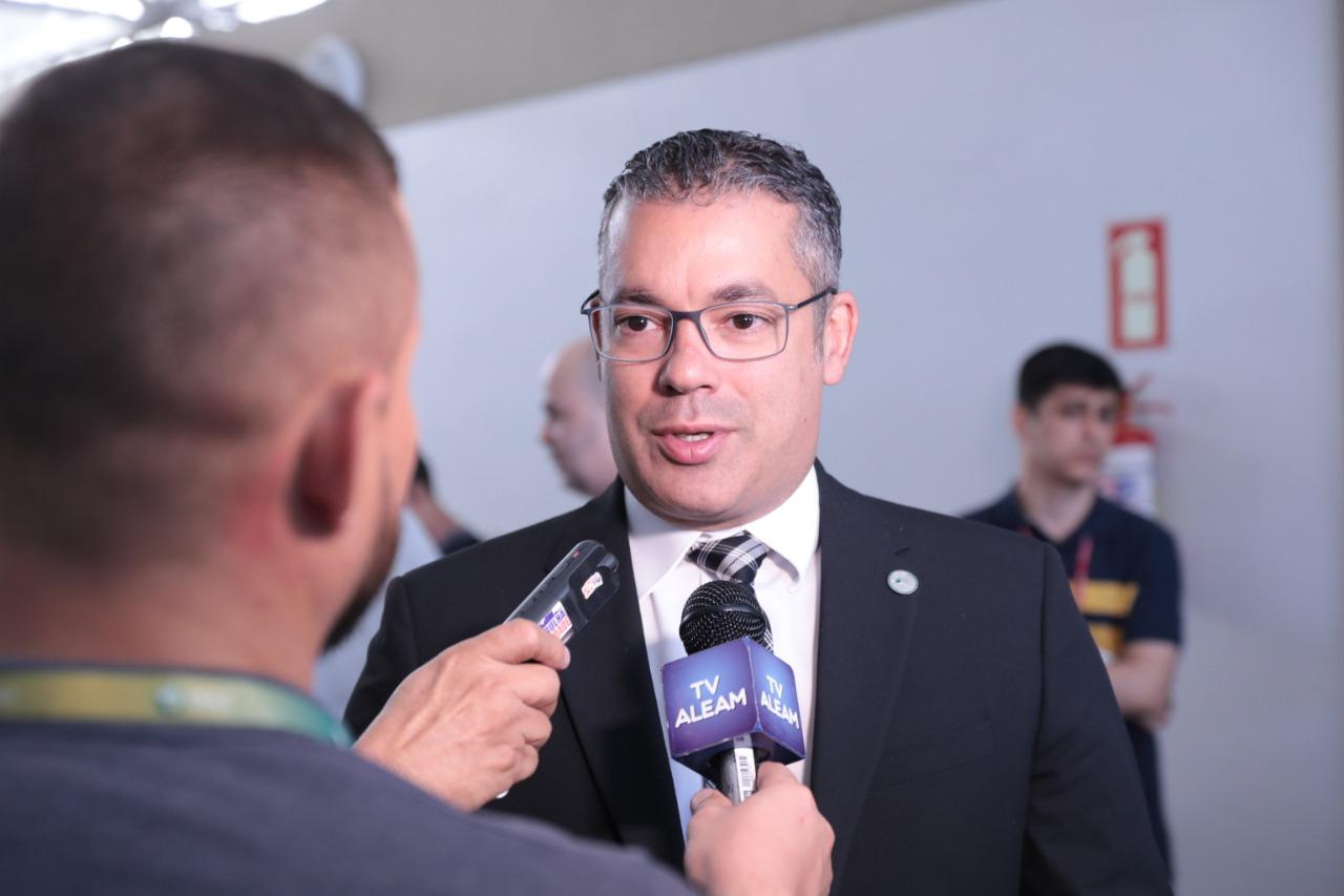 Josué Neto se filia ao PRTB e deve disputar prefeitura de Manaus