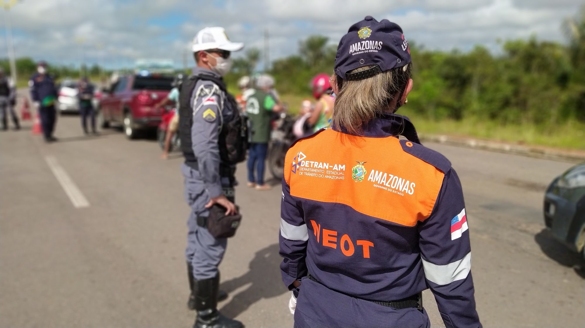 Detran-AM flagra motoristas realizando transporte intermunicipal