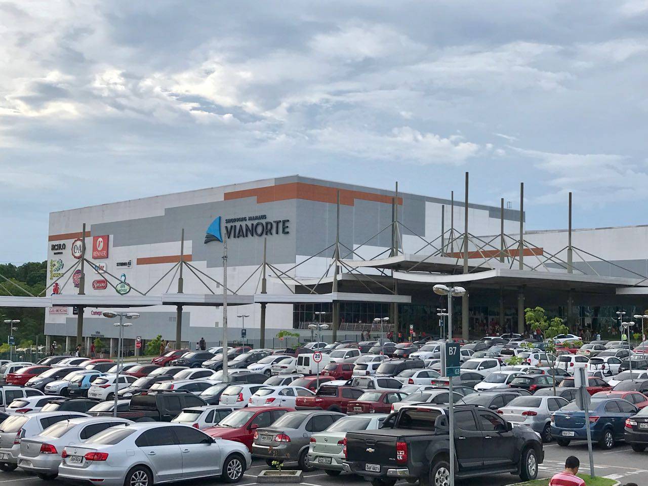 Drive solidário troca sorvetes por alimentos em Manaus