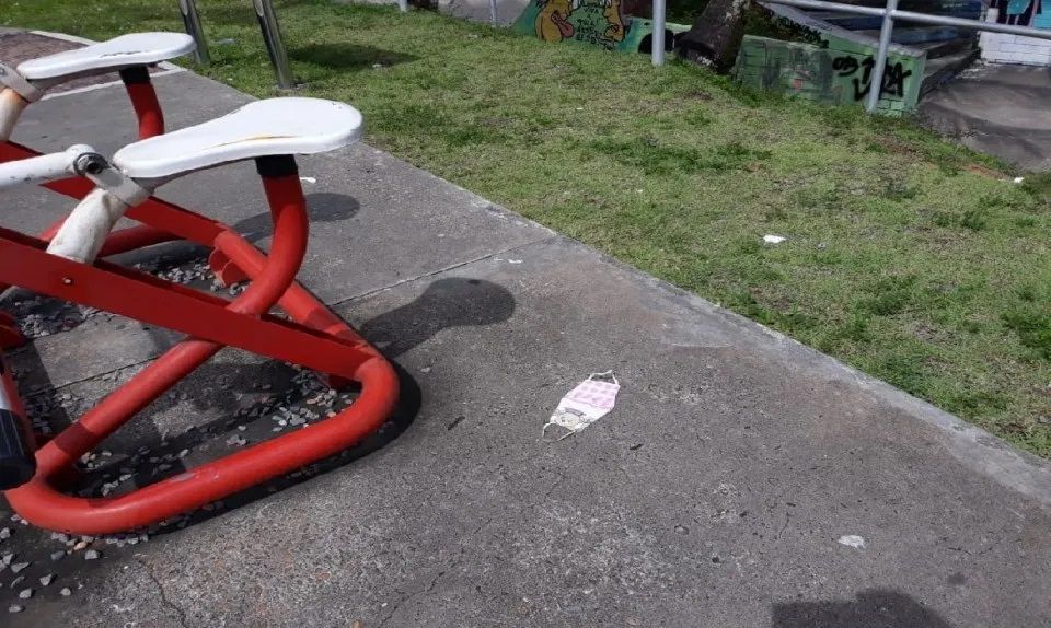 Prefeitura alerta sobre descarte correto de máscaras de proteção