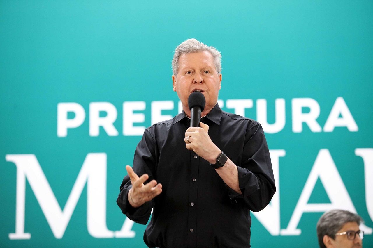 Arthur Virgílio antecipa 13º a categorias não essenciais