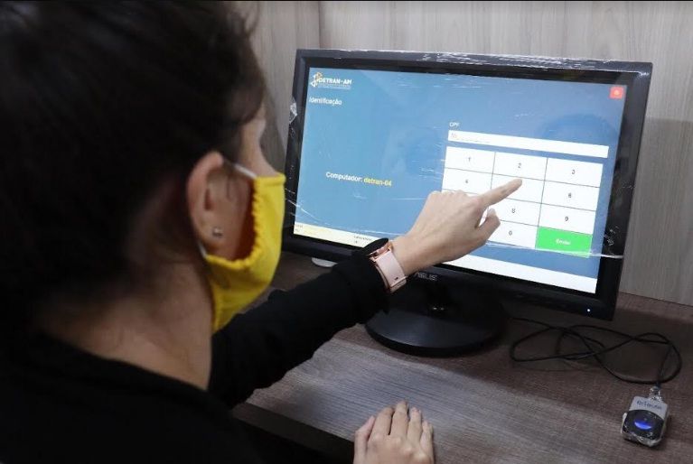 Detran-AM libera consulta de datas de exames teóricos que estavam suspensos