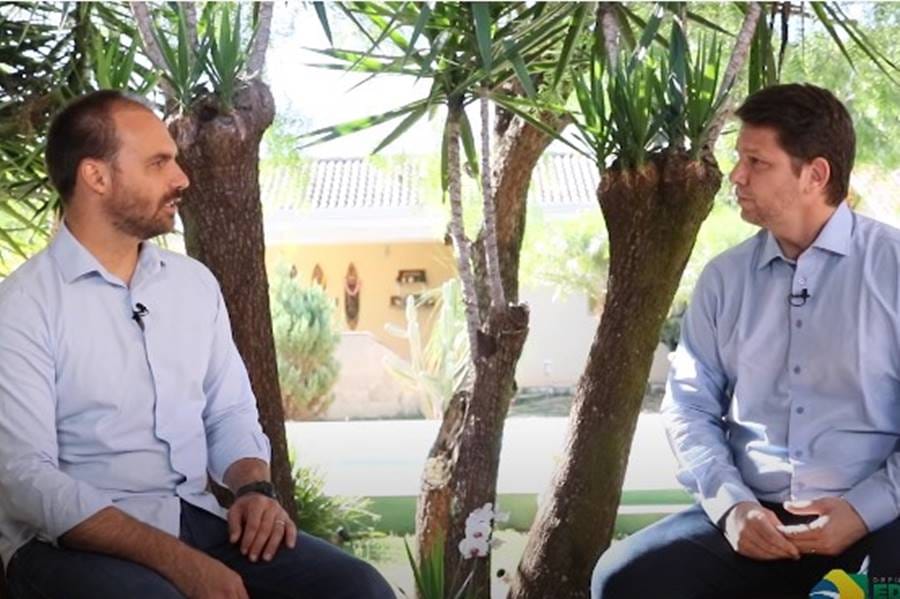 Mario Frias chama auxílio emergencial de R$ 600 de esmola