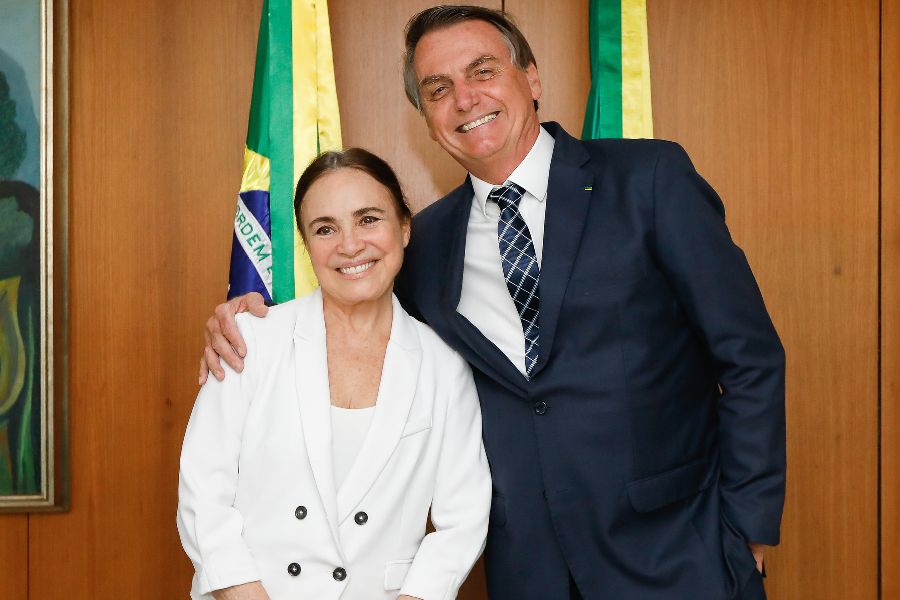 Regina Duarte desabafa e diz que foi traída por Bolsonaro