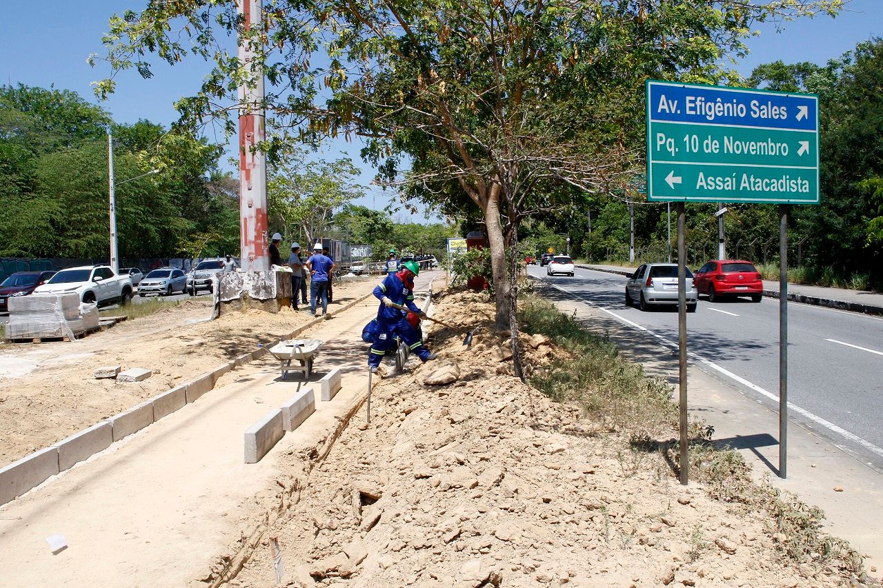 Implantação de ciclovias e ciclofaixas avançam em Manaus