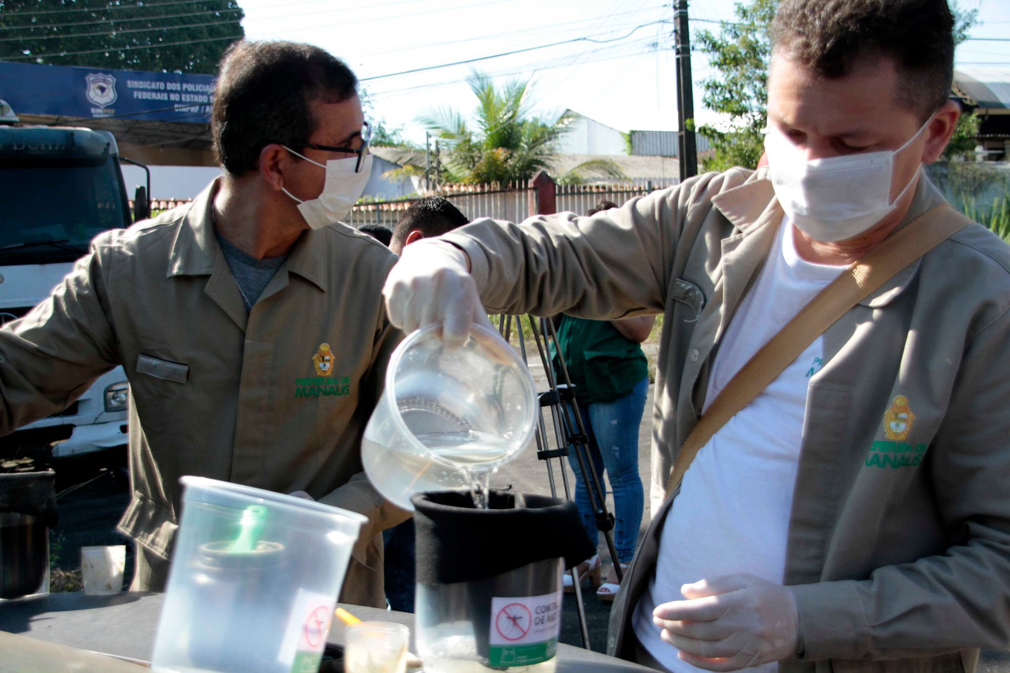 Estações de larvicidas reforçam combate à dengue em Manaus