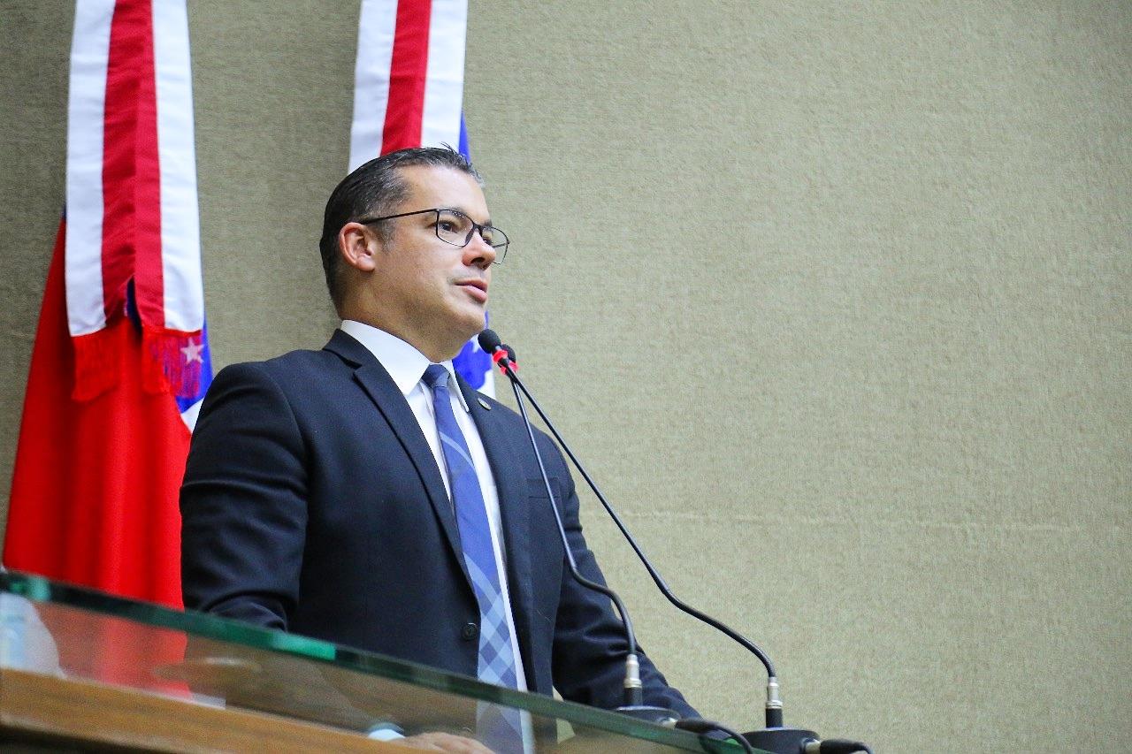 Josué Neto sofre acidente de jet ski no Tarumã