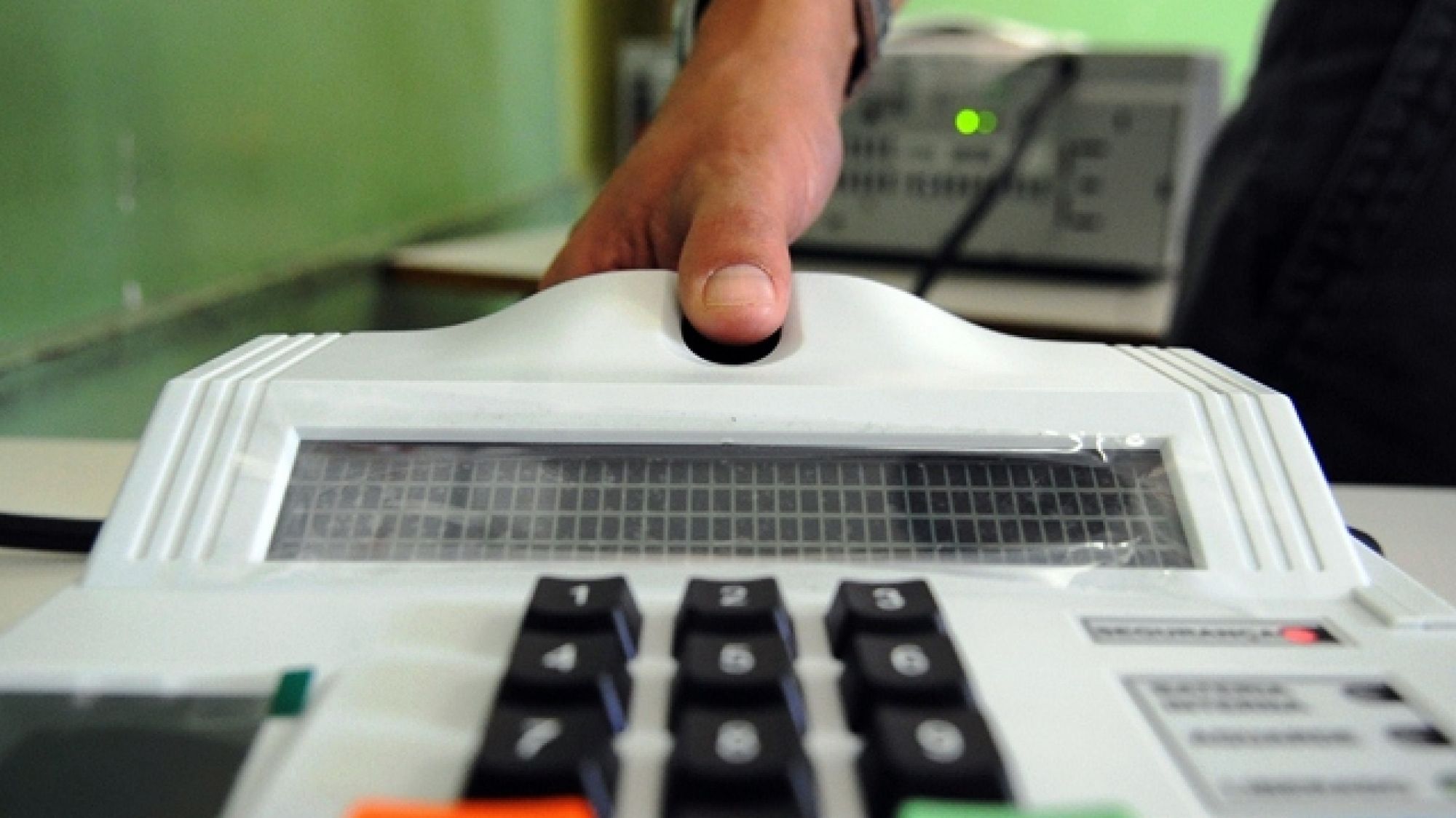Por recomendação médica, Barroso veta biometria nas eleições de 2020