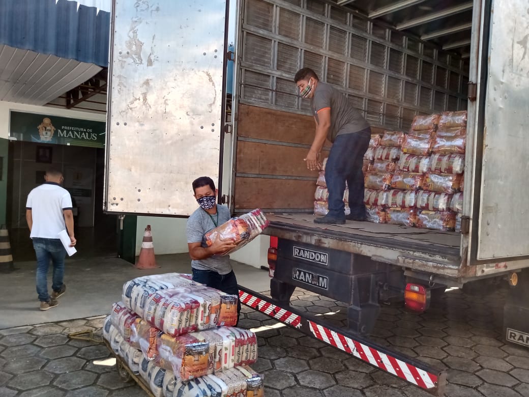 Manaus recebe 2,8 mil cestas básicas da Embaixada dos EUA
