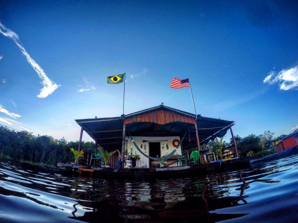 Vereadores discutem o excesso de flutuantes no Lago do Tarumã, em Manaus