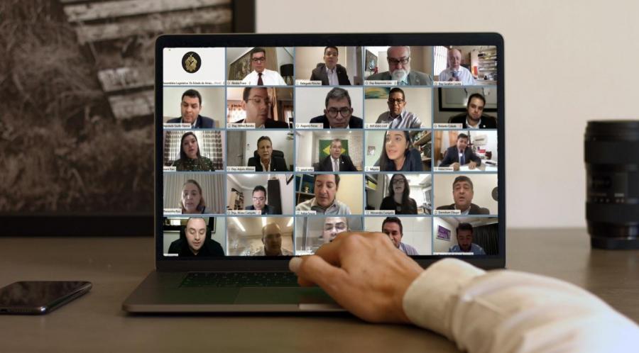 Deputados estaduais votam pela extinção do recesso parlamentar do meio do ano