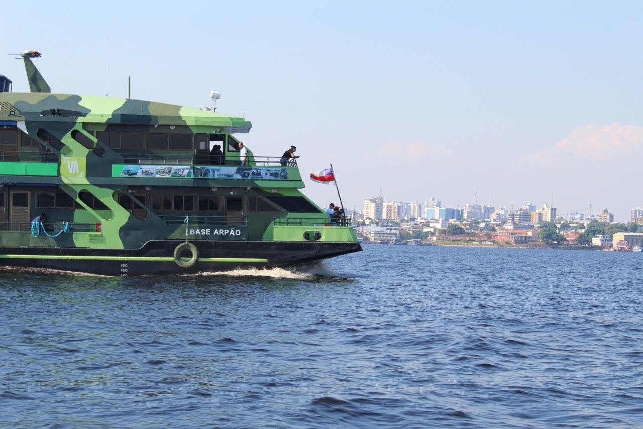 Base Arpão sai de Manaus com destino a Coari