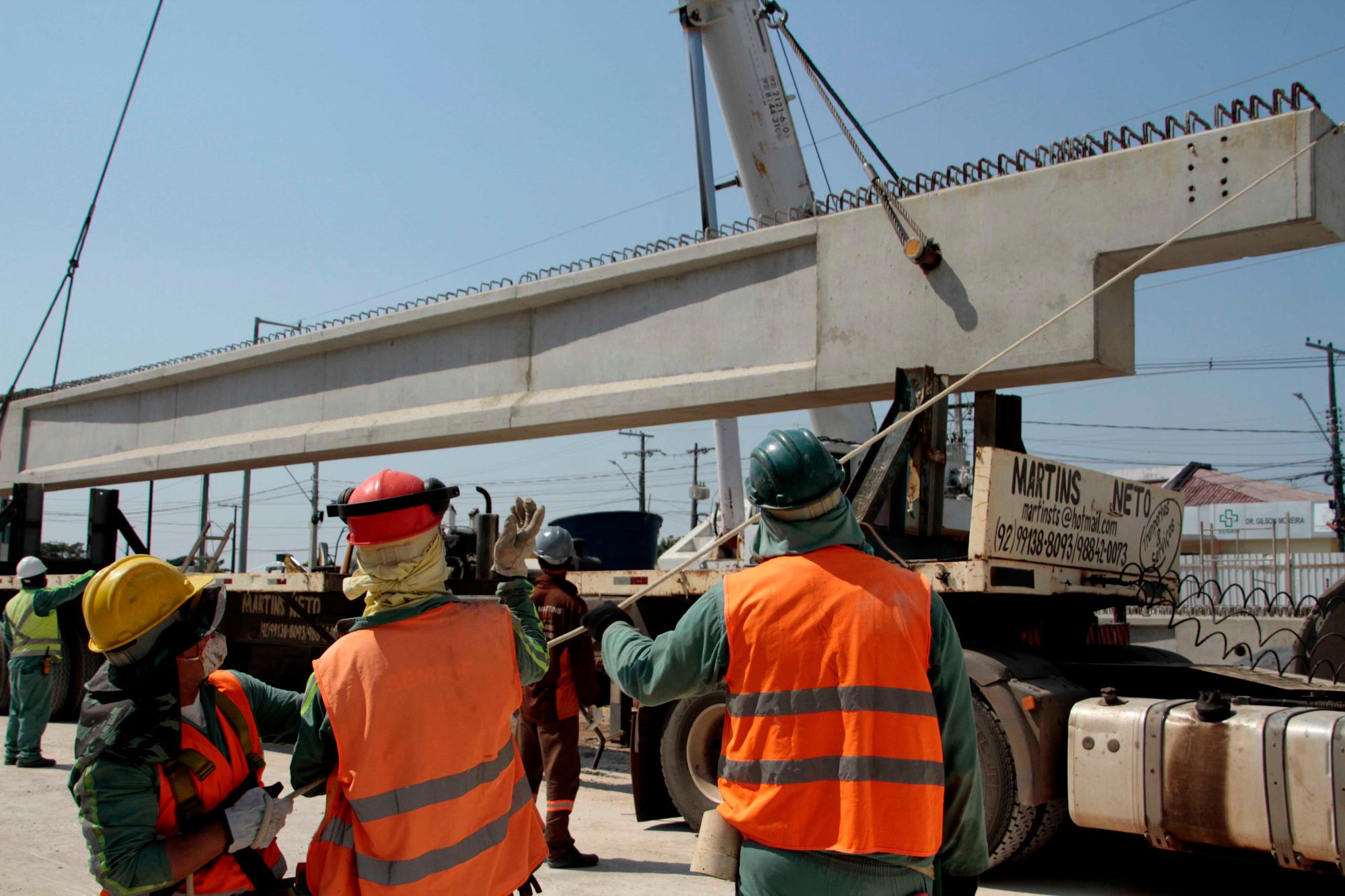 Trânsito é interrompido para obra do complexo do Manoa nesta quinta-feira
