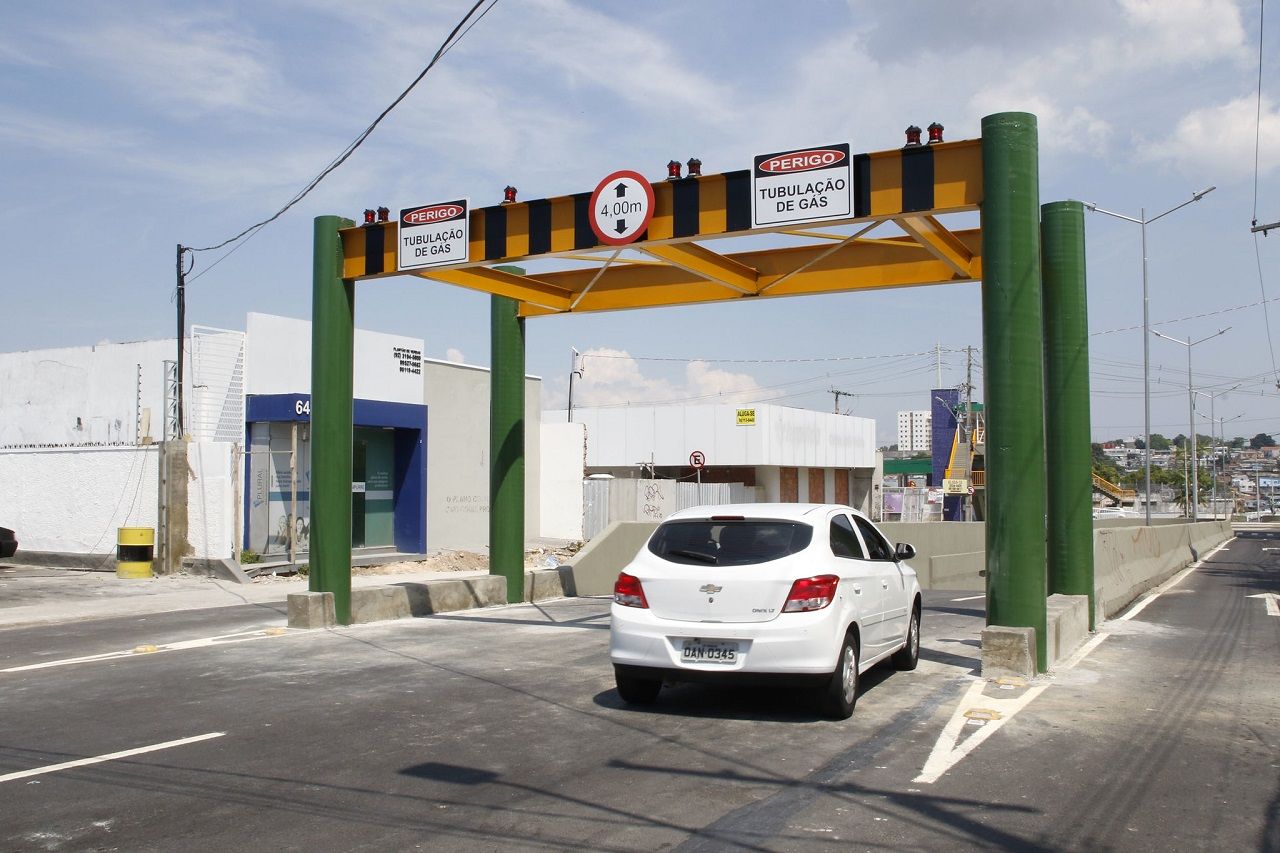 Via subterrânea do complexo viário da Constantino Nery é liberada