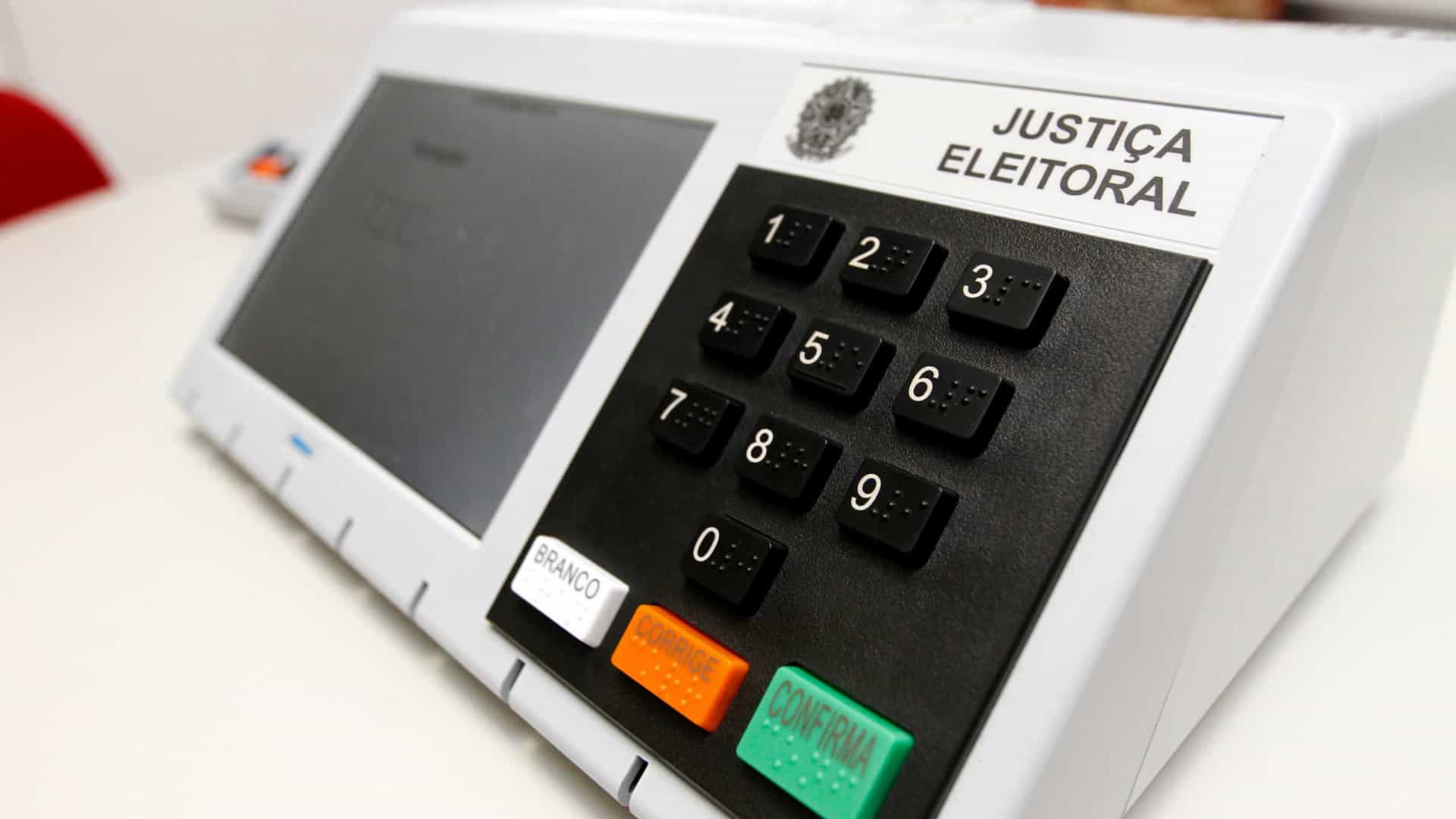 Eleições em novembro pode beneficiar candidato ficha-suja