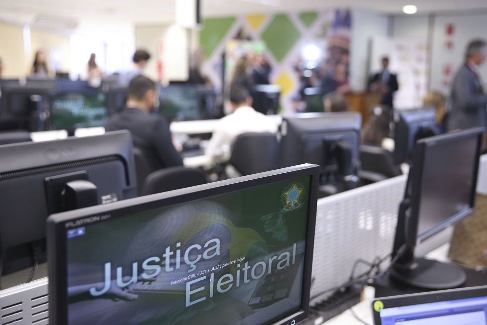 TSE proíbe realização de 'livemícios' nas eleições