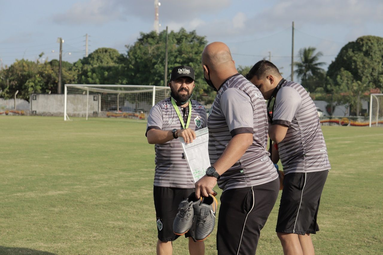 Técnico Luizinho Lopes estreia no comando do Manaus FC