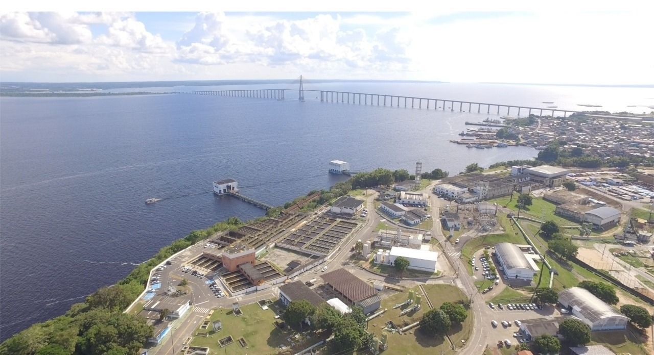 Rompimento de cabo de energia deixa quase toda Manaus sem água